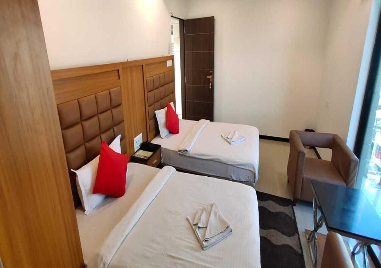 Hotel Swagatam Inn Раджкот Экстерьер фото